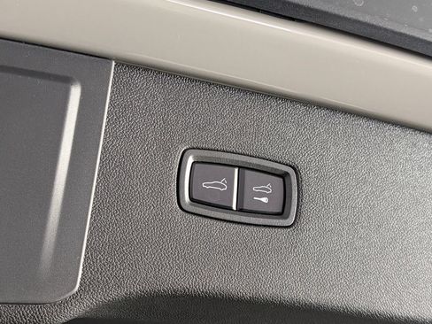 New 2026 Porsche Cayenne S AWD/4WD image 18