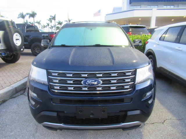 Used 2017 Ford Explorer XLT w/ Equipment Group 201A FWD image 2