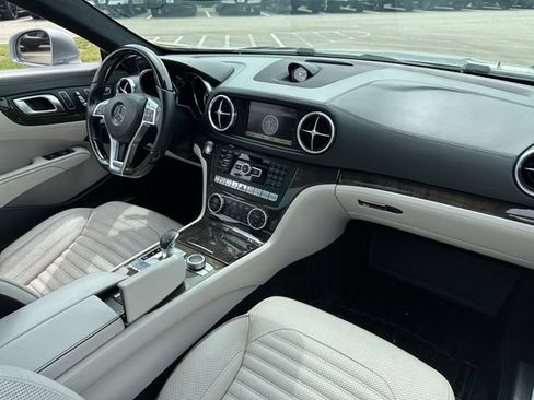 Used 2013 Mercedes-Benz SL 550 image 11