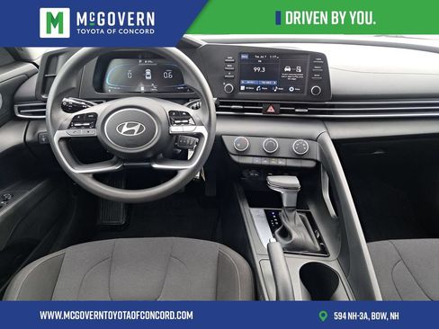 Used 2024 Hyundai Elantra SE FWD image 23
