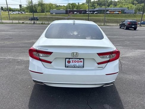 Used 2018 Honda Accord Touring image 7