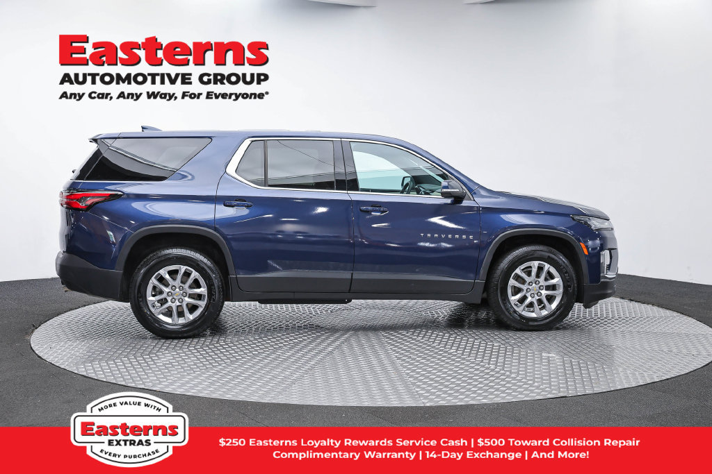 Used 2023 Chevrolet Traverse LS w/ Safety Package FWD image 4