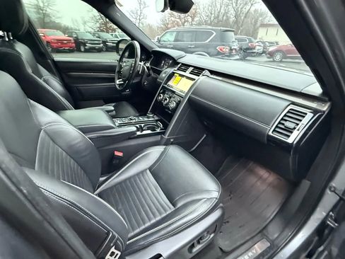 Used 2020 Land Rover Discovery HSE image 34