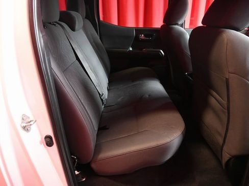 Certified 2017 Toyota Tacoma TRD Off-Road image 7