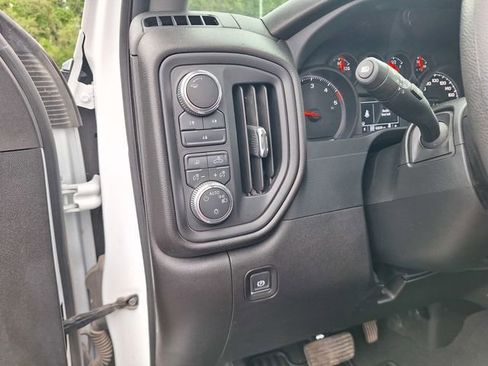Used 2024 GMC Sierra 2500 Pro AWD/4WD image 17