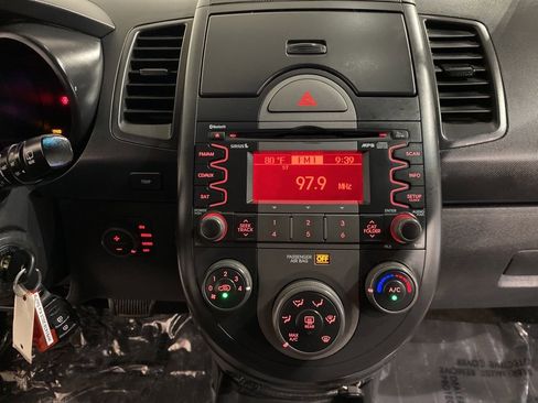 Used 2010 Kia Soul + w/ Audio Pkg image 13