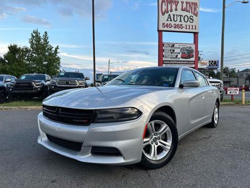Used 2020 Dodge Charger SXT w/ Leather Interior Group RWD image 1