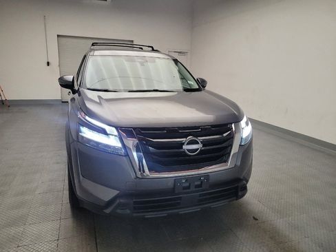 Used 2022 Nissan Pathfinder SV AWD/4WD image 14