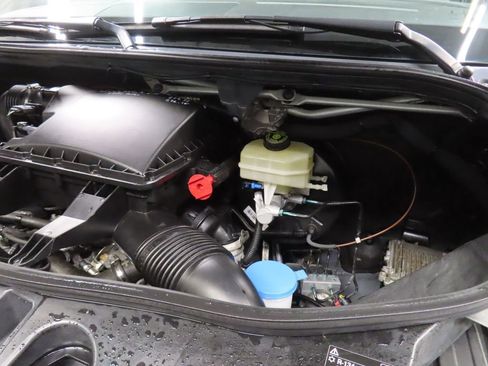 Used 2021 Mercedes-Benz Sprinter 2500 image 23