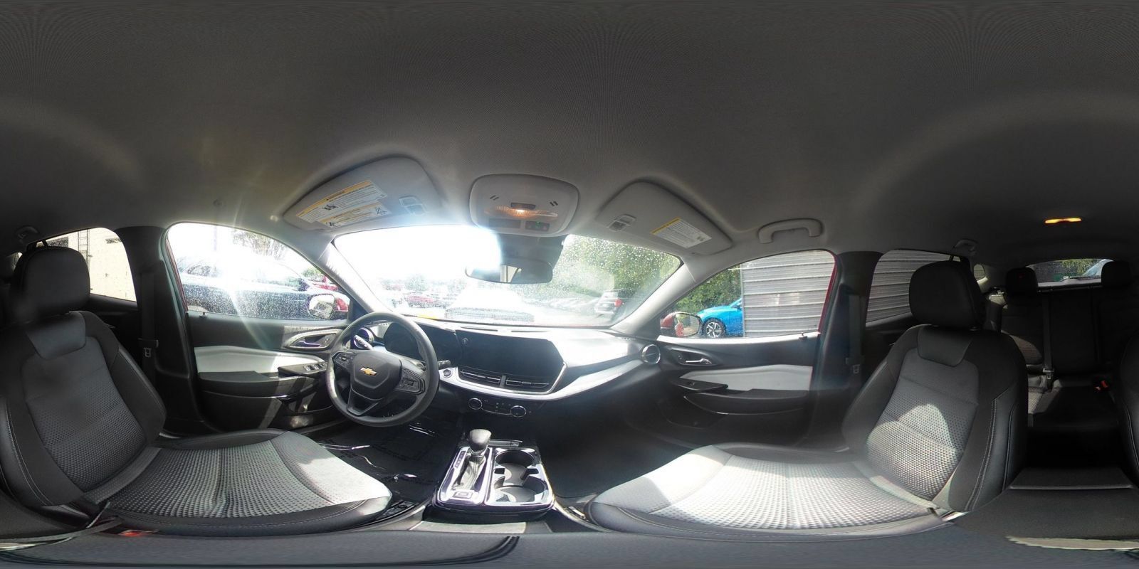 Used 2025 Chevrolet Trax LT FWD image 36