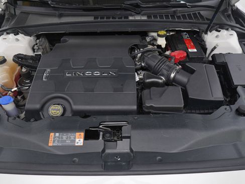 Used 2017 Lincoln Continental Select w/ Climate Package image 29