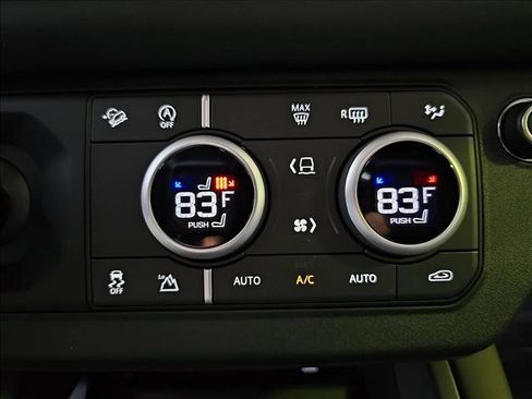 New 2025 Land Rover Defender 110 S image 21