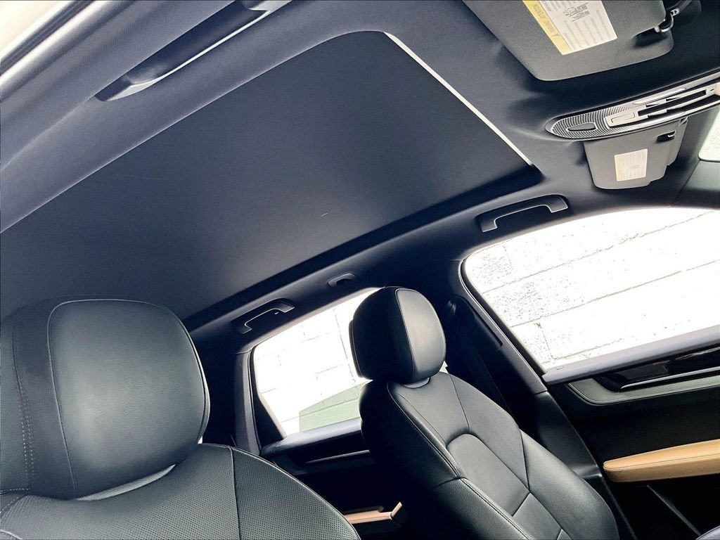 Certified 2024 Porsche Cayenne AWD/4WD image 27