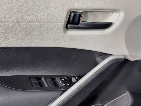Used 2025 Toyota Corolla Cross L FWD image 23