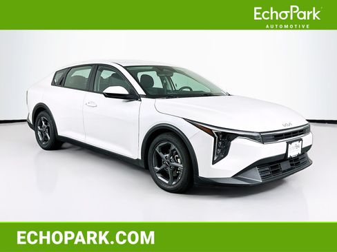 Used 2025 Kia K4 FWD image 1