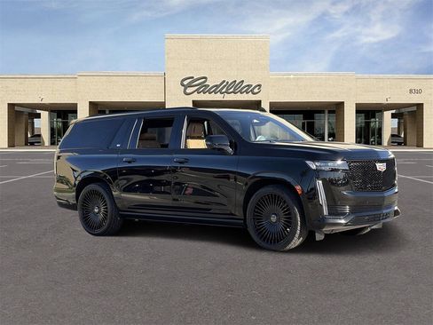 Certified 2022 Cadillac Escalade ESV Sport w/ Touring Package image 3