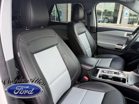 Used 2023 Ford Explorer XLT w/ Equipment Group 202A AWD/4WD image 11