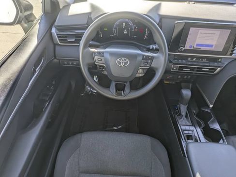 Used 2025 Toyota Camry SE FWD image 12
