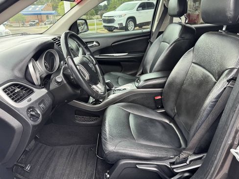 Used 2018 Dodge Journey SE w/ Popular Equipment Group FWD image 16