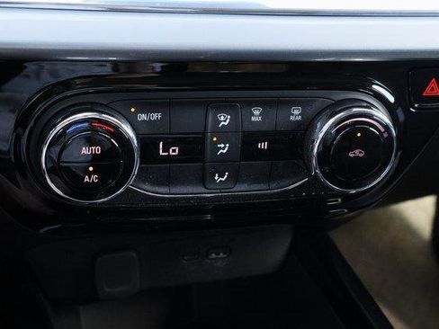 Certified 2025 Chevrolet Trax LT image 15