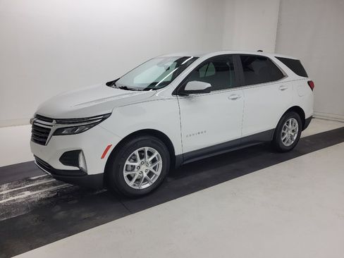 Used 2023 Chevrolet Equinox LT image 2