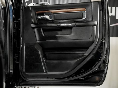 Used 2014 RAM 3500 Laramie w/ Convenience Group AWD/4WD image 35