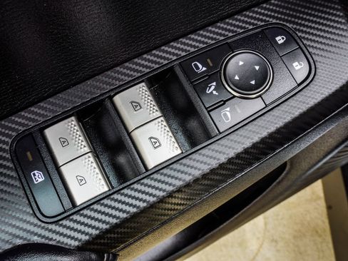 Used 2025 Mitsubishi Outlander SE AWD/4WD image 37