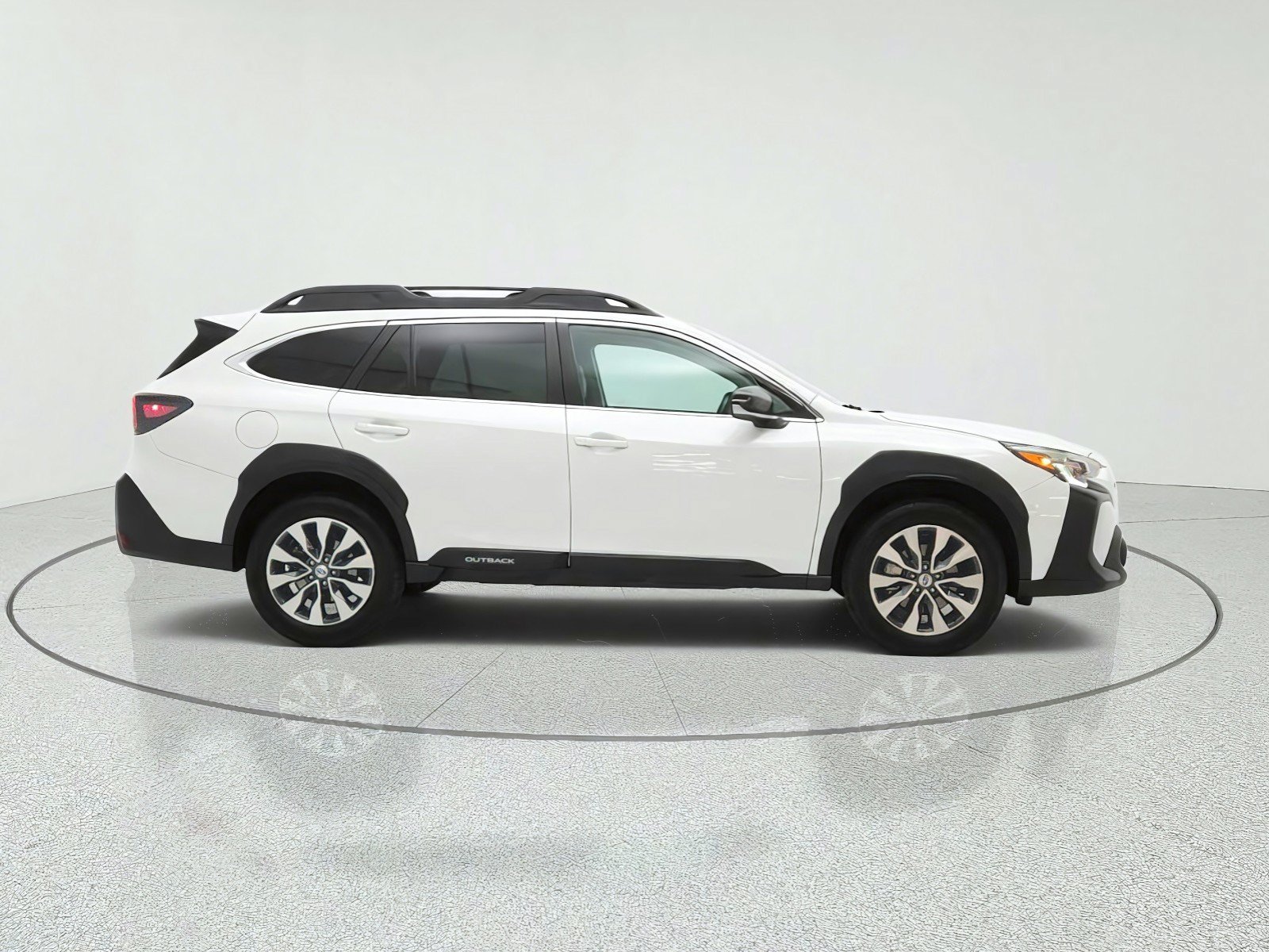 Used 2023 Subaru Outback Limited AWD/4WD image 4