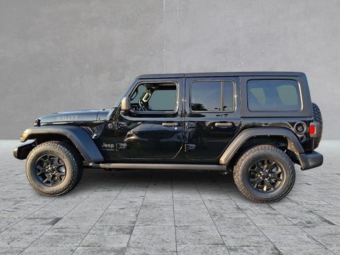 Used 2022 Jeep Wrangler Unlimited Sport AWD/4WD image 7