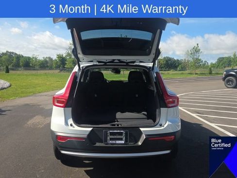 Used 2023 Volvo XC40 B5 Plus AWD/4WD image 11