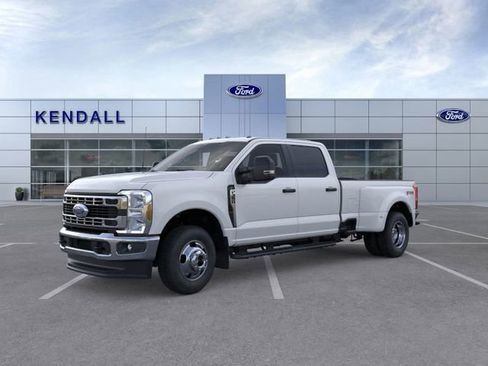 New 2026 Ford F350 XLT image 1