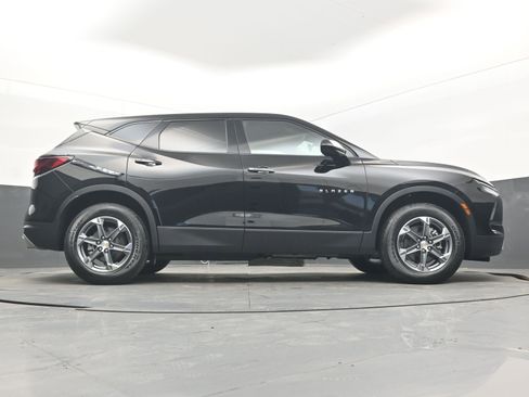 Used 2025 Chevrolet Blazer LT FWD image 33