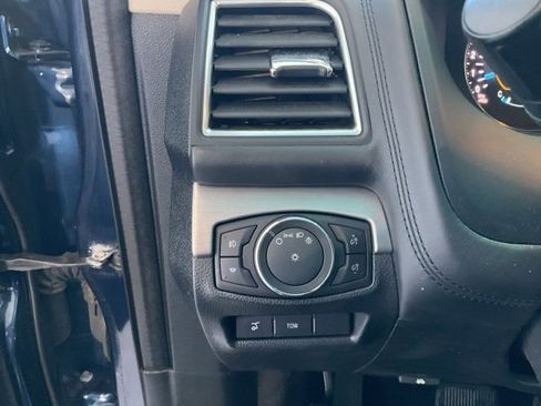 Used 2017 Ford Explorer Platinum image 9