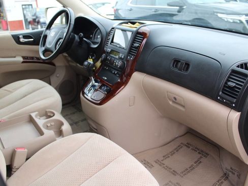 Used 2007 Hyundai Entourage GLS FWD image 13