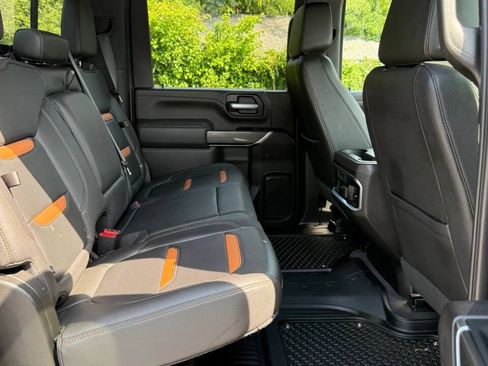 Used 2022 GMC Sierra 2500 AT4 w/ AT4 Premium Plus Package AWD/4WD image 21