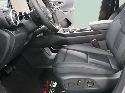 New 2026 Chevrolet Equinox LT w/ Convenience Package II FWD image 21