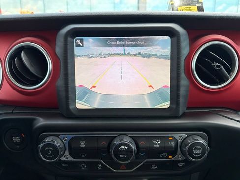 Used 2020 Jeep Gladiator Rubicon AWD/4WD image 10