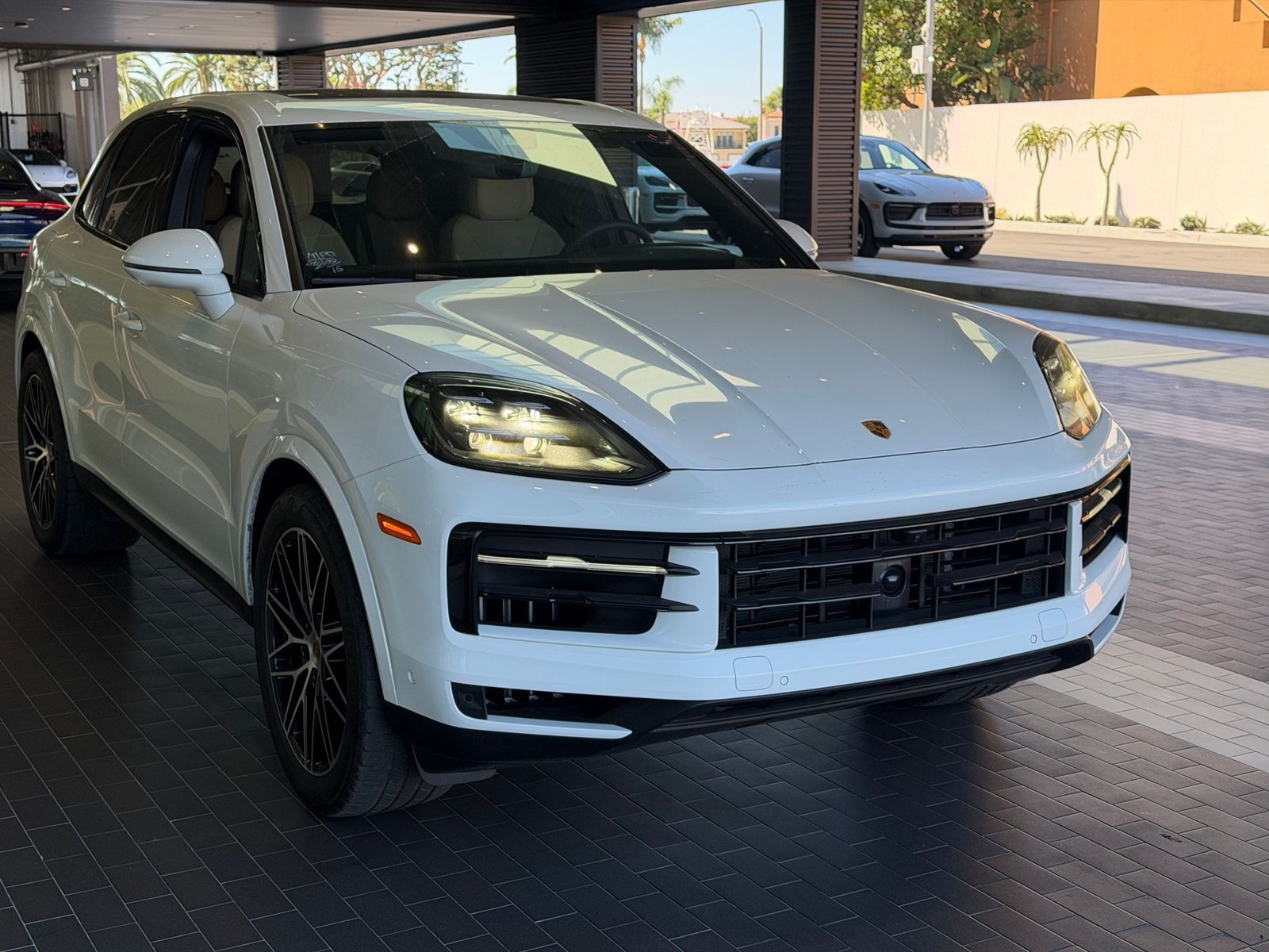 Certified 2024 Porsche Cayenne AWD/4WD image 6