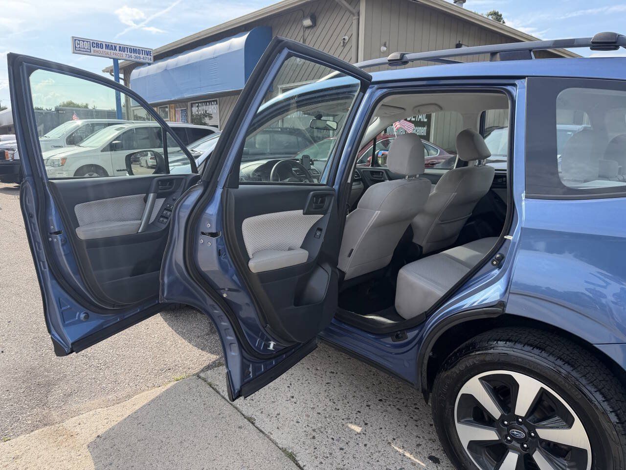 Used 2017 Subaru Forester 2.5i w/ Alloy Wheel Package AWD/4WD image 16