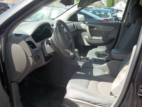 Used 2015 Chevrolet Traverse LT w/ Style and Technology Package image 5