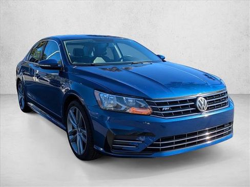 Used 2017 Volkswagen Passat 1.8T R-Line image 3