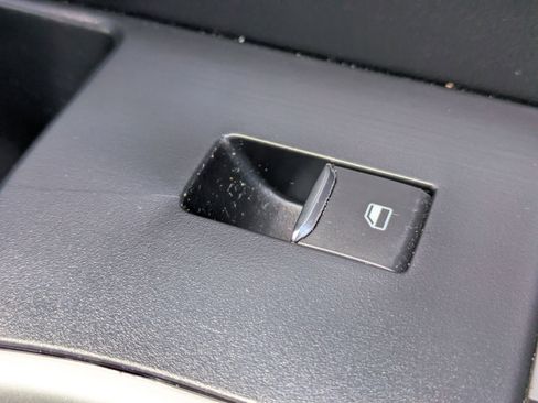 Certified 2022 Ford Explorer Limited w/ Equipment Group 301A image 37