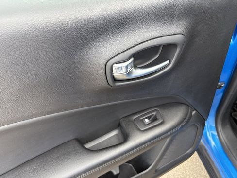 Used 2019 Jeep Compass Altitude image 21