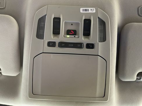 Certified 2024 Toyota Highlander XLE image 29