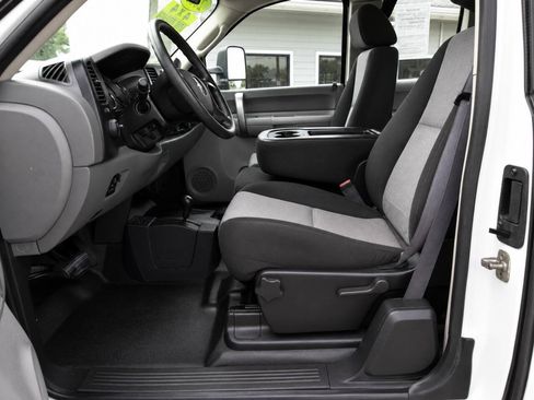Used 2009 Chevrolet Silverado 2500 W/T AWD/4WD image 10