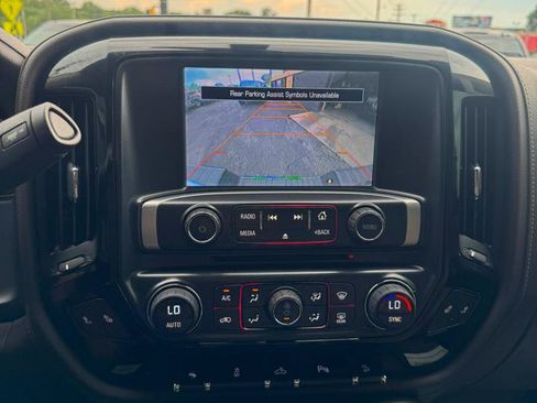 Used 2015 GMC Sierra 1500 SLT w/ SLT Preferred Package AWD/4WD image 22