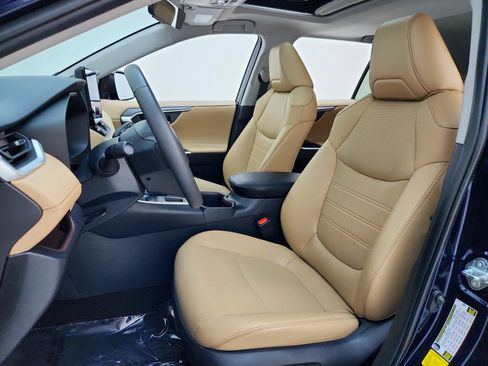 Used 2024 Toyota RAV4 Limited w/ Advanced Technology Package FWD image 17