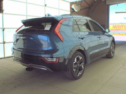 Used 2023 Kia Niro Wave w/ Wave Preserve Package FWD image 4