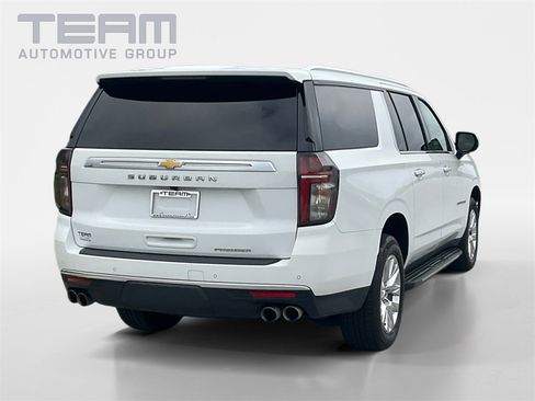Used 2023 Chevrolet Suburban Premier image 7