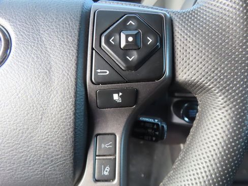 Used 2023 Toyota Tacoma TRD Off-Road image 22